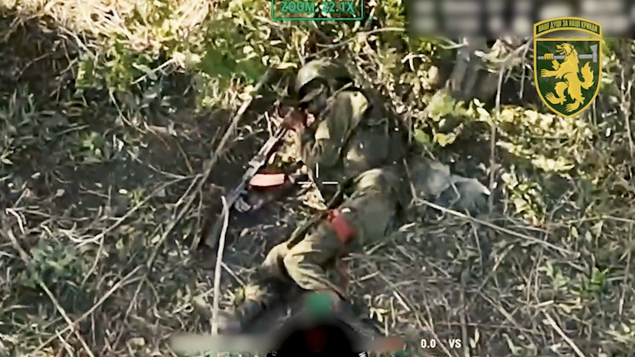 Russian soldier shoots himself under the tree