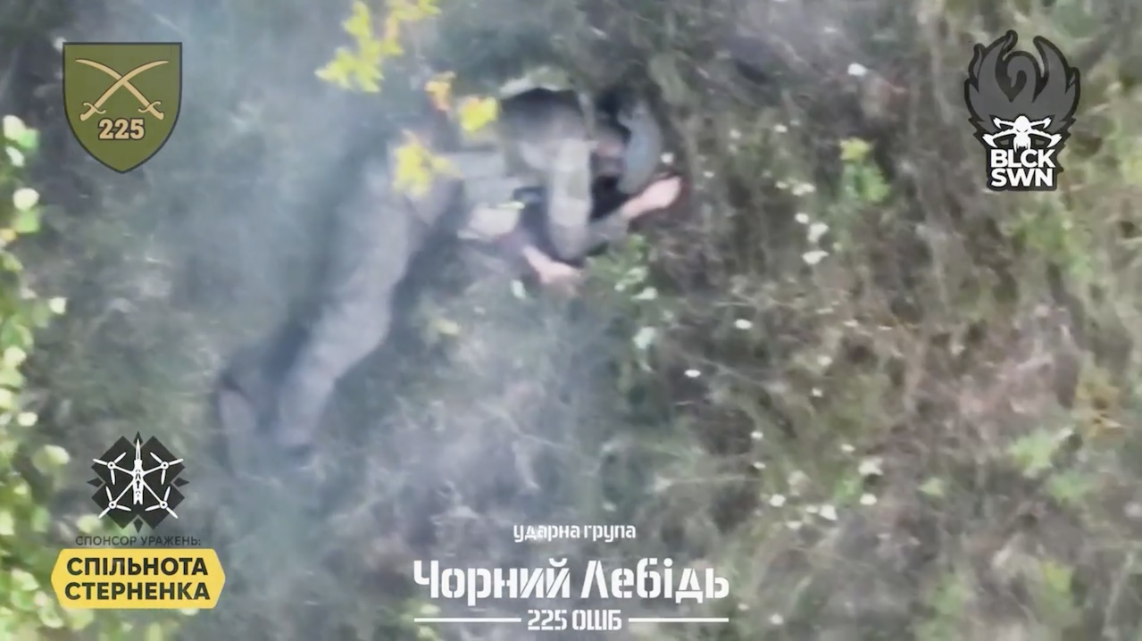 Russian soldier puts his grenade under the head and detonates