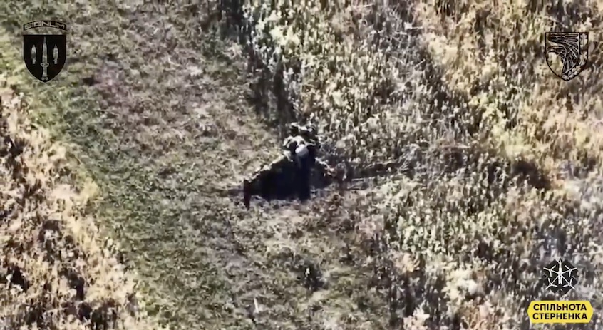 Lonely Russian fails to avoid FPV drone attack. Eventually detonates grenade to his chest