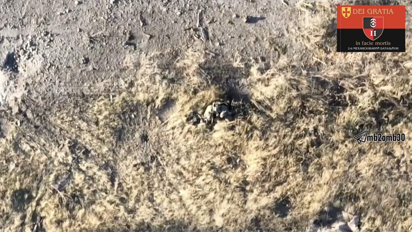 Russian soldier appears to blow up himself in the pit